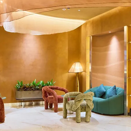 Kin Hotel Ly Tu Trong